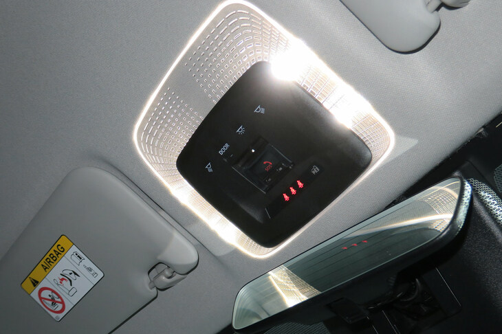 トヨタ・プリウス2.0L HEVプロトタイプ（オーバーヘッドコンソール）