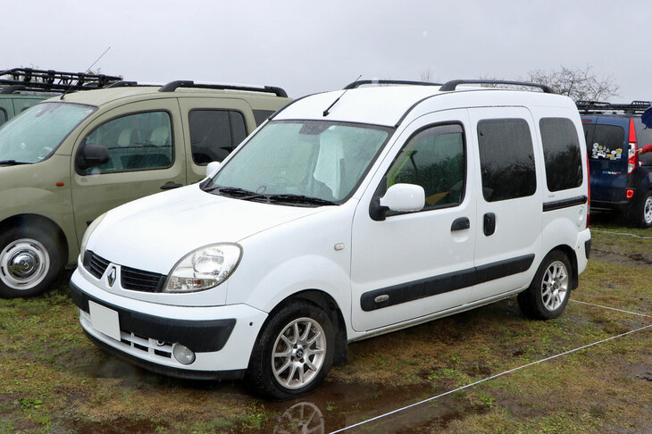 ここのところ激減の傾向にあった初代「ルノー・カングー」。依然として少数派には変わりないが、今回はきれいな個体の参加台数が増えた印象。2代目以降が大型路線へとシフトしたことで、小さい初代の魅力が見直されているのかもしれない。