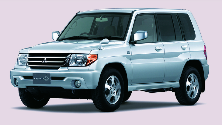 1998年に登場した「パジェロイオ」。国内では2007年まで販売されたが、ブラジルなどでは2014年まで生産されていた。
