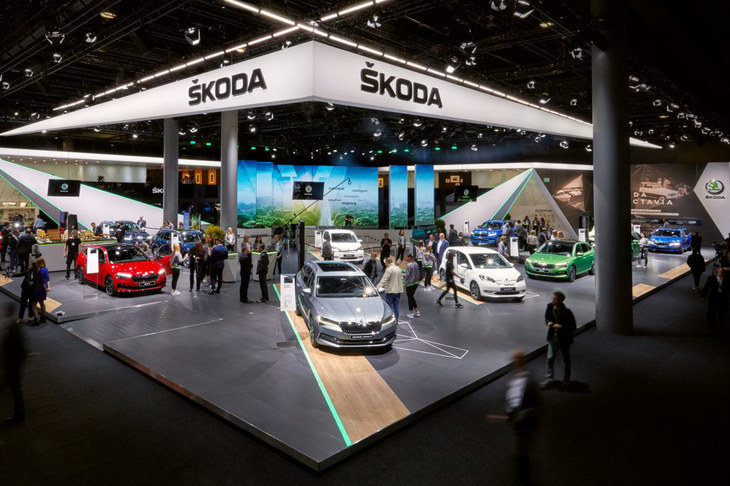 2019年のフランクフルトモーターショーにおけるシュコダの展示ブース。シュコダは、現在はフォルクスワーゲン傘下の大衆車ブランドとなっている。