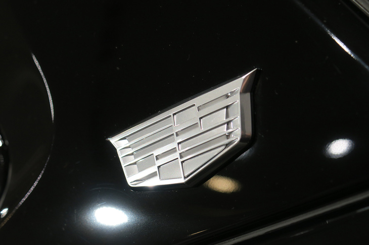 キャデラック・エスカレード スポーツ（エンブレム）