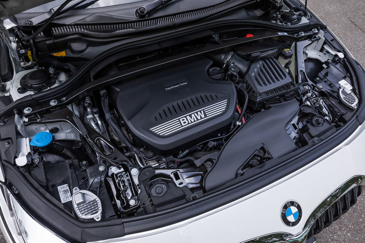 2リッター直4ディーゼルターボエンジンは、最高出力150PS/4000rpm、最大トルク350N・m/1750-2500rpmを発生。滑らかに車体を引っ張り、数値以上にパワフルだと感じられた。