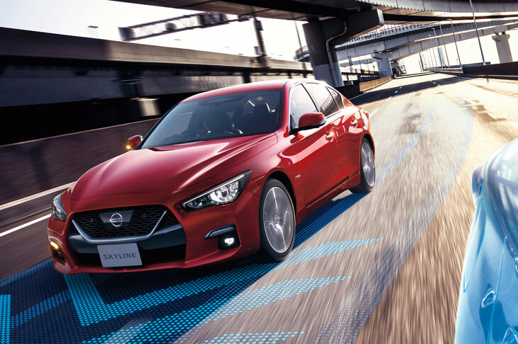 日本車として初めてハンズオフ機能を搭載した「日産スカイライン」。自動操舵技術に関する、日本独自の基準に基づいて開発されたモデルだ。日本は世界に先んじて技術を磨くことで、国際基準づくりでも主導的な立場を得てきた。