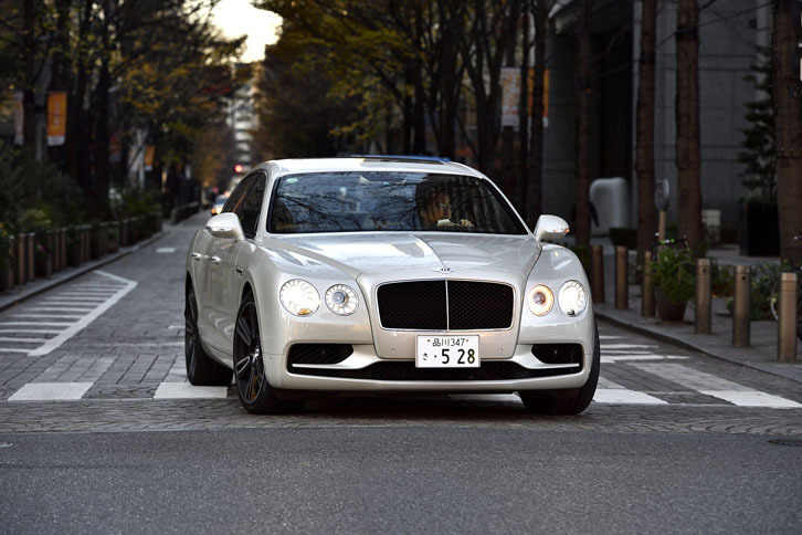 ベントレー・フライングスパーV8 S