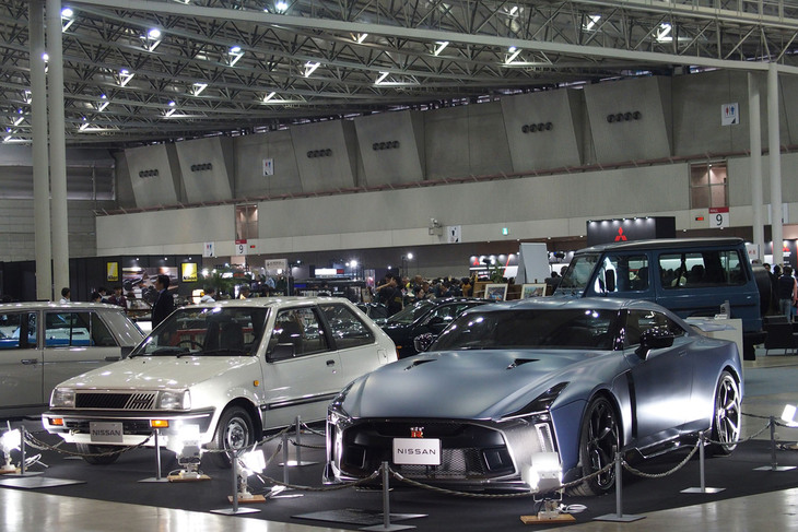 「オートモビル カウンシル2025」の特別展示ブースの様子。