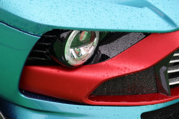 アストンマーティン・ヴァラー（ヘッドランプ）