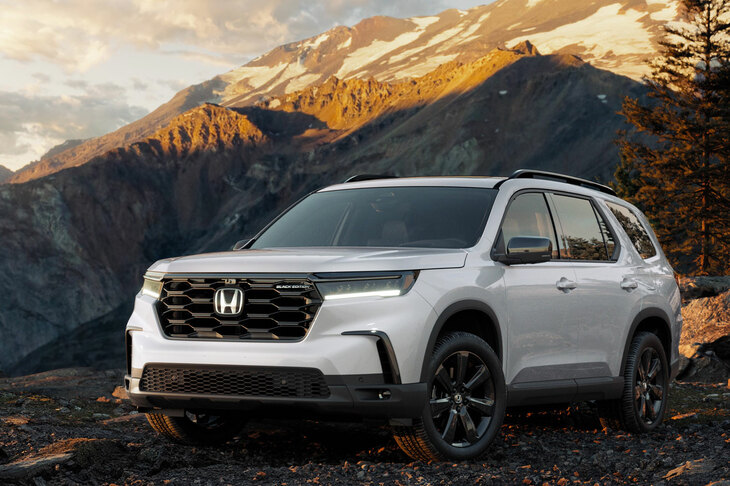 日本では高価格帯の商品で苦戦しているホンダだが、米国ではそうしたモデルもしっかり売れている。例えばSUVの「パイロット」（写真）は4万0200ドルから、ミニバンの「オデッセイ」は4万2795ドルから、ピックアップトラックの「リッジライン」は4万0595ドルから……と、いずれもスターティングプライスは600万円を超える。