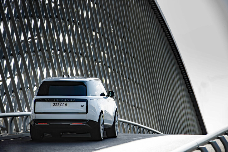 清水「それでは、世界最強SUVは『レンジローバー』ということで、よございますね？」　
	ほった「なんか、いかにもwebCG的な感じがして、かえって釈然としませんけど（笑）」