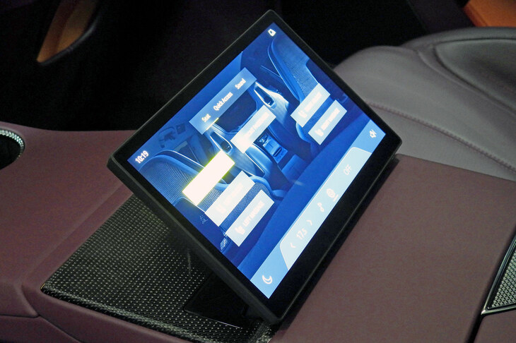 ロータス・エメヤS（エメヤ ブロッサム）