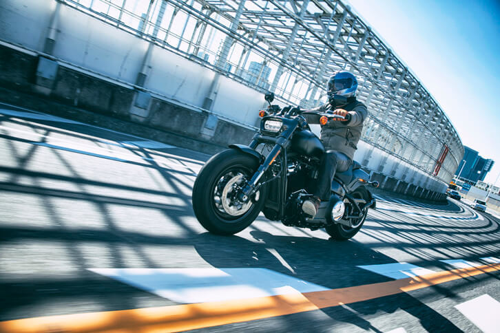 従来モデルから設計が一新された2018年モデルのソフテイルファミリー。従来モデルよりフレームの剛性が34％高められているほか、最大で17kgの軽量化も実現している。