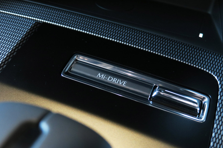 マツダCX-60 XDエクスクルーシブモード（「Mi-DRIVE」コントローラー）