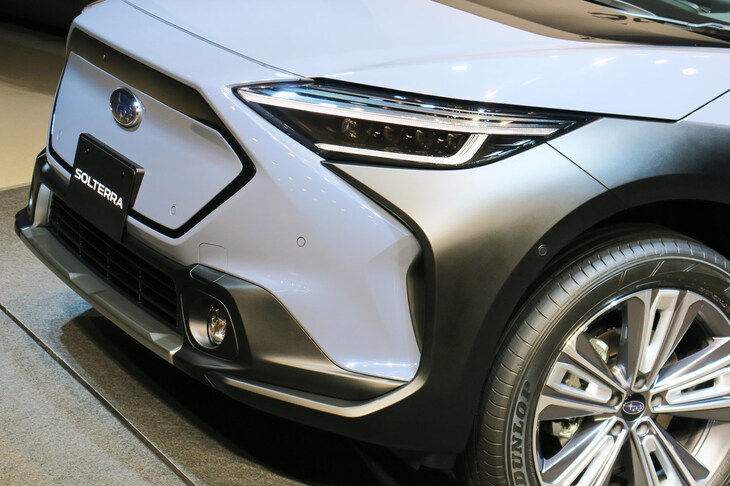 スバル・ソルテラ（フロントマスク＆クラッディング）