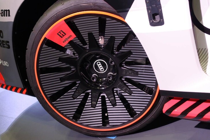 アウディS1 e-tron クワトロ フーニトロン