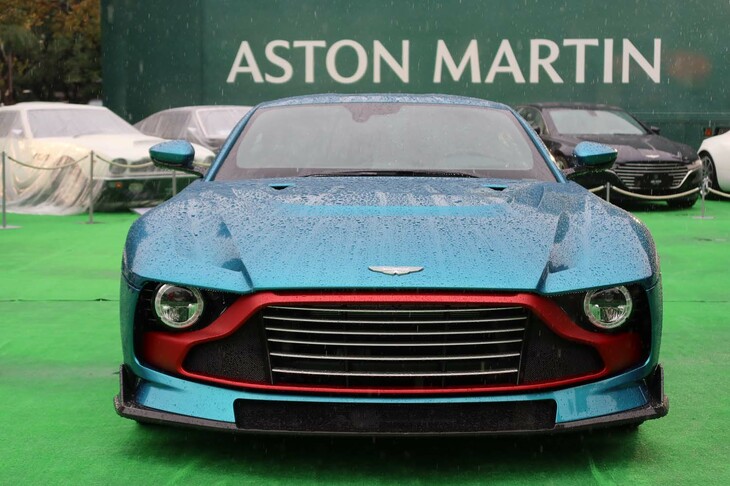 アストンマーティン・ヴァラー