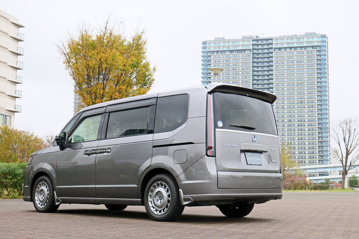 ホンダ・ステップワゴンe：HEVスパーダ ホンダアクセス用品装着車（エクステリア）