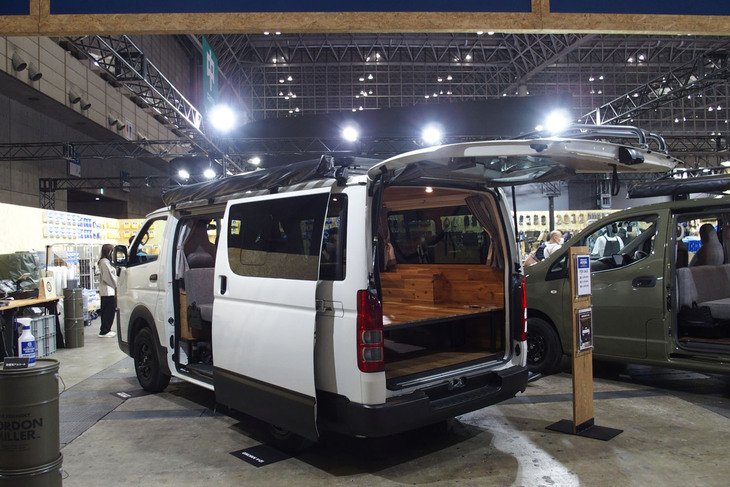 「GMLVAN V-01」のリアビュー。