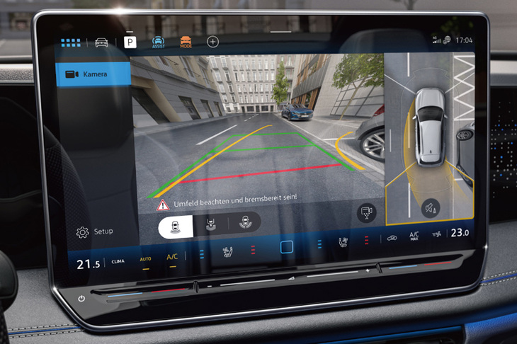 4台のカメラを用いて運転席から確認しづらい周囲の状況をディスプレイに表示するアラウンドビューカメラ“Area View”を搭載。車両を上から見下ろしているような映像を表示し、駐車時や狭い道での走行をアシストする。