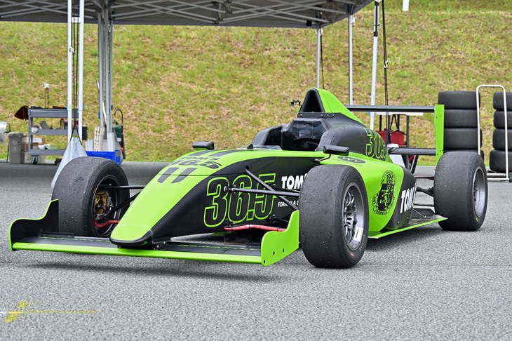 「トムスフォーミュラカレッジ」で使われるFIA-F4車両の「童夢F110」。最高出力160PSの2リッター4気筒自然吸気エンジンを積む。