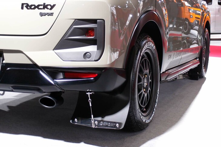 ダイハツ・ロッキー クロスフィールドver.（マッドガード）