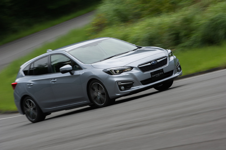 新型「インプレッサ」の燃費性能は、1.6リッター車で17.0～18.2km/リッター、2リッター車で15.8～17.0km/リッターと公称されている（いずれもJC08モード）。