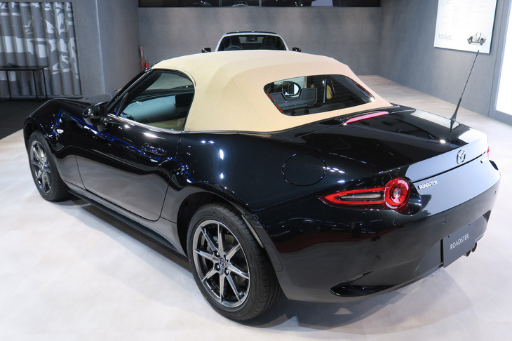 マツダ・ロードスターSレザーパッケージVセレクション