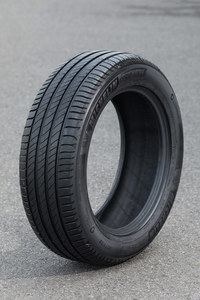 2018年6月18日に日本導入が発表された「ミシュラン・プライマシー4」。欧州でも同年2月に発売されたばかりのプレミアムコンフォートタイヤである。