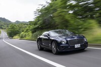 フロントに積まれる6リッターW12ツインターボエンジンは最高出力659PSと最大トルク900N・mを発生する。