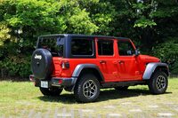 1941年誕生の「ウィリスMB」を起源とする「ジープ・ラングラー」。現行型は今日の車名となってから4代目のモデルにあたり、2017年11月～12月のロサンゼルスモーターショーで世界初公開。2018年10月に日本に導入された。