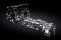 トランスミッションより“下流”のドライブトレインの仕様は、モデルやエンジン、グレードによらず全車共通。10段ATや副変速機、ファイナルギアの変速比なども一緒だ。