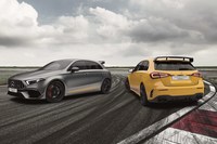 エンジン横置き系のコンパクトモデルにのみ設定されるメルセデスAMGの「45シリーズ」。最高出力421PSを発生する“世界最強”の2リッターターボエンジンを搭載する。