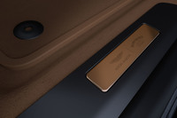 世界限定18台！ 「アストンマーティンDBXボウモアエディション」登場の画像