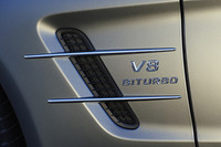 エンジンは6.2リッターV8NAから、5.5リッターV8ツインターボへ。