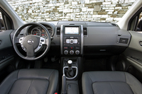 写真は6段MTモデル。