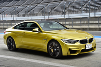 「M4クーペ」（写真）は新型「M3セダン」とともに、日本国内では2014年2月に受注開始、同年7月からデリバリーが始められる。
