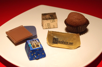 カファレル（伊トリノ）のジャンドゥーヤをはじめとする6種類のチョコレート。いずれも、期間中はフィアットカフェで販売される。
    