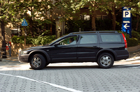 ボルボXC70ブラックサファイア（5AT）【ブリーフテスト】の画像