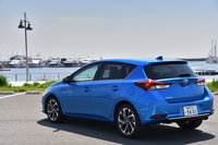 試乗車のボディーカラーは新色のブルーメタリック。