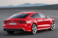 独アウディ「RS 7」のデザインを小変更の画像