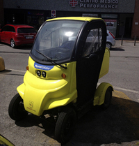 【写真1】ドゥカティ・エネルジア社の四輪EV「マイクロダック」郵便配達車。