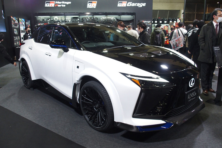 レクサスRZ450e“Fスポーツ パフォーマンス”