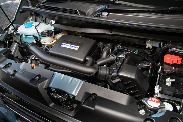 エンジンは基本的に現行型「N-BOX」のものと共通。NA仕様では従来モデルより7％の燃費性能向上を実現している（WLTCモード）。