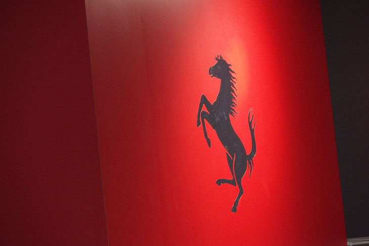 東京・南青山において開催された「フェラーリSF90スパイダー」発表イベントの様子。