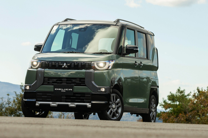 2023年1月登場の「三菱デリカミニ」。「eKクロス スペース」のマイナーチェンジを機に、車名とスタイルを変更し、別車種として仕立て直したモデルだ。