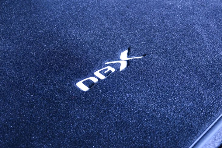 アストンマーティンDBX（ラゲッジスペース）