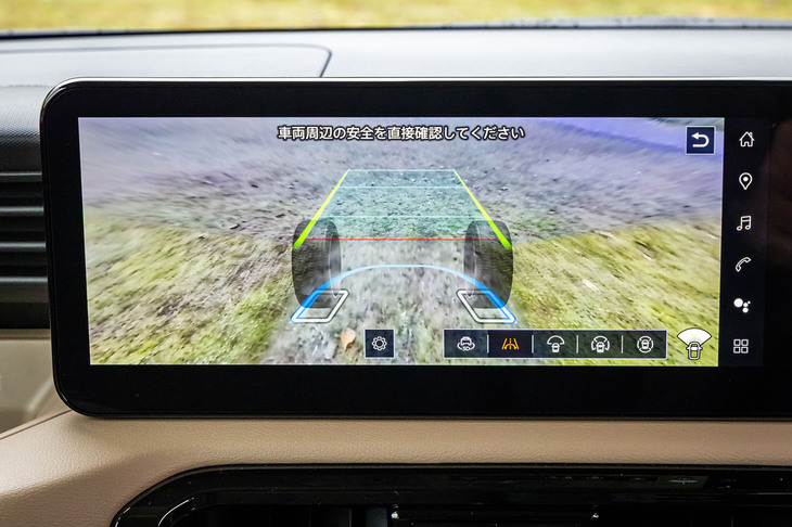 「Tプレミアム DELIMARUパッケージ」には、車両下部の路面を合成映像で確認できる「フロントアンダーフロアビュー」を含む「3Dマルチアラウンドモニター 移動物検知機能［MDO］」が標準で装備される。
