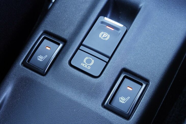 スズキ・スイフト ハイブリッドMZ（電動パーキングブレーキ＆シートヒーター）