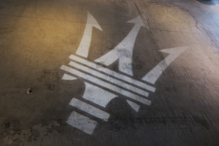 マセラティは今回発表した「MC20」でのレース活動も計画。また同車の他にも、2021年に「グラントゥーリズモ」の後継モデルと新型SUVの投入を予定している。