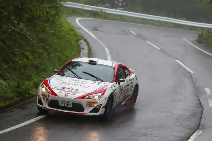 当時は日本とヨーロッパを行ったり来たりの生活だった。写真は2016年のモントレーin嬬恋の様子で、「トヨタGT86 CS-R3」で参戦するもリタイア。
