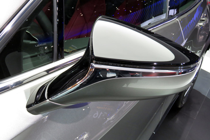 レクサスUX（サイドミラー）
