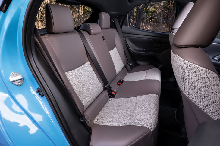 先代の「ヴィッツ」よりもホイールベースが40mm長くなっているが、後席居住空間および荷室容量は同等だという。